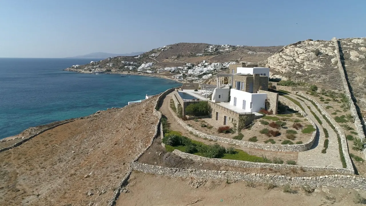 Villa Plummer - Photo 1