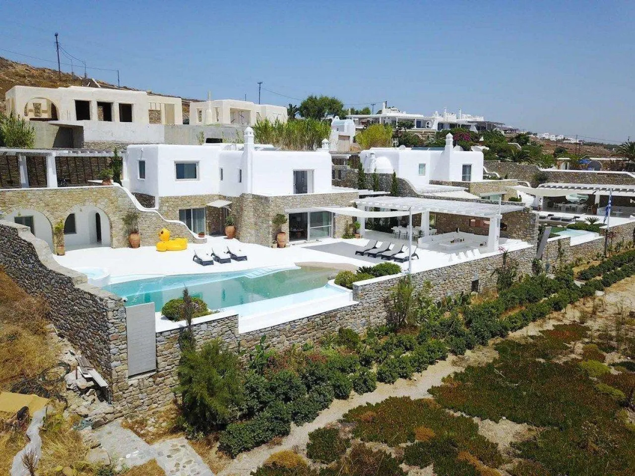 Villa Olympia - Photo 1