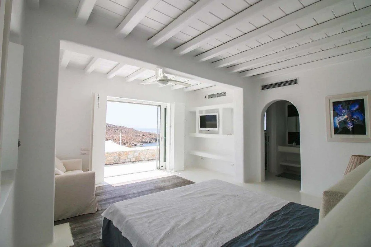 Villa Olympia - Photo 2