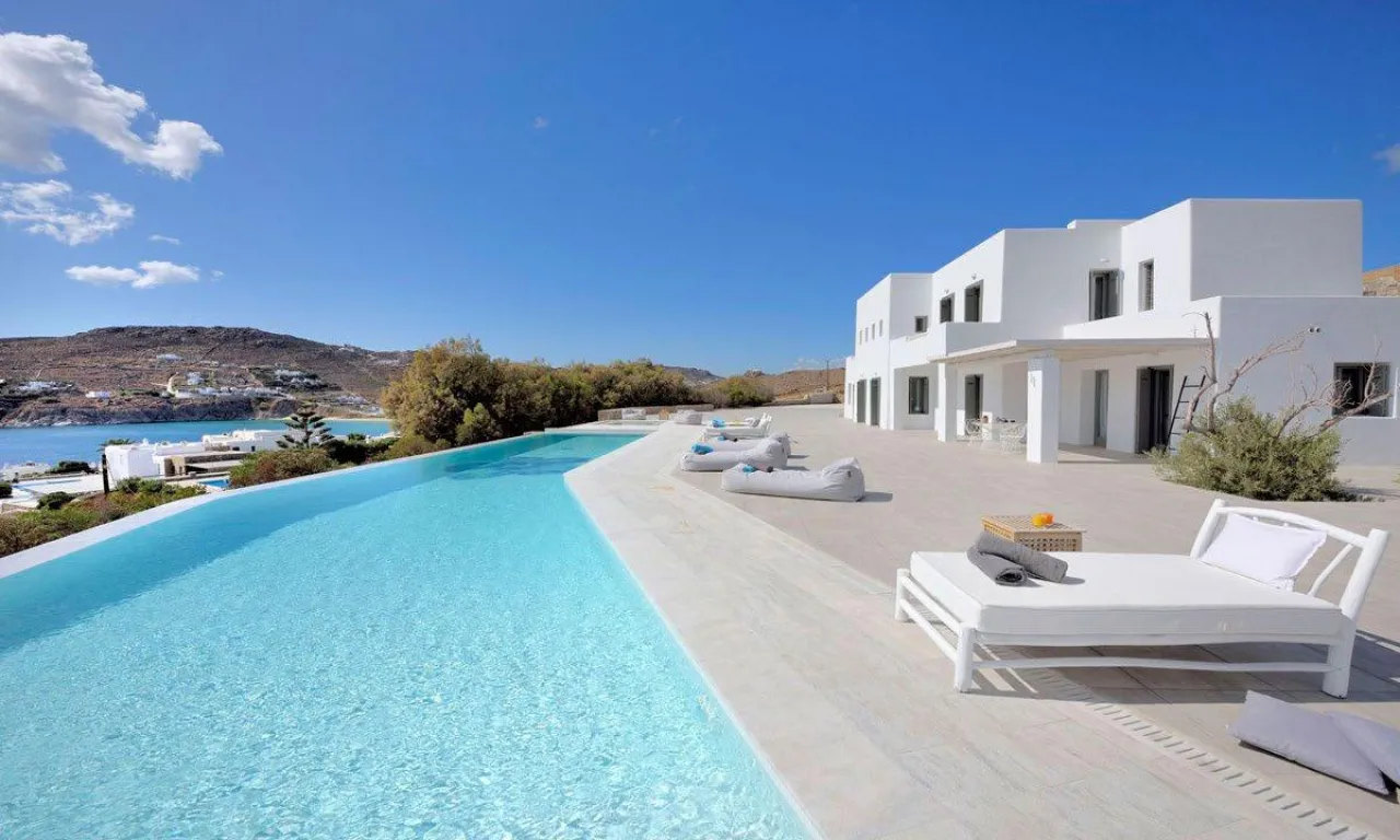 Villa Lauren - Photo 1