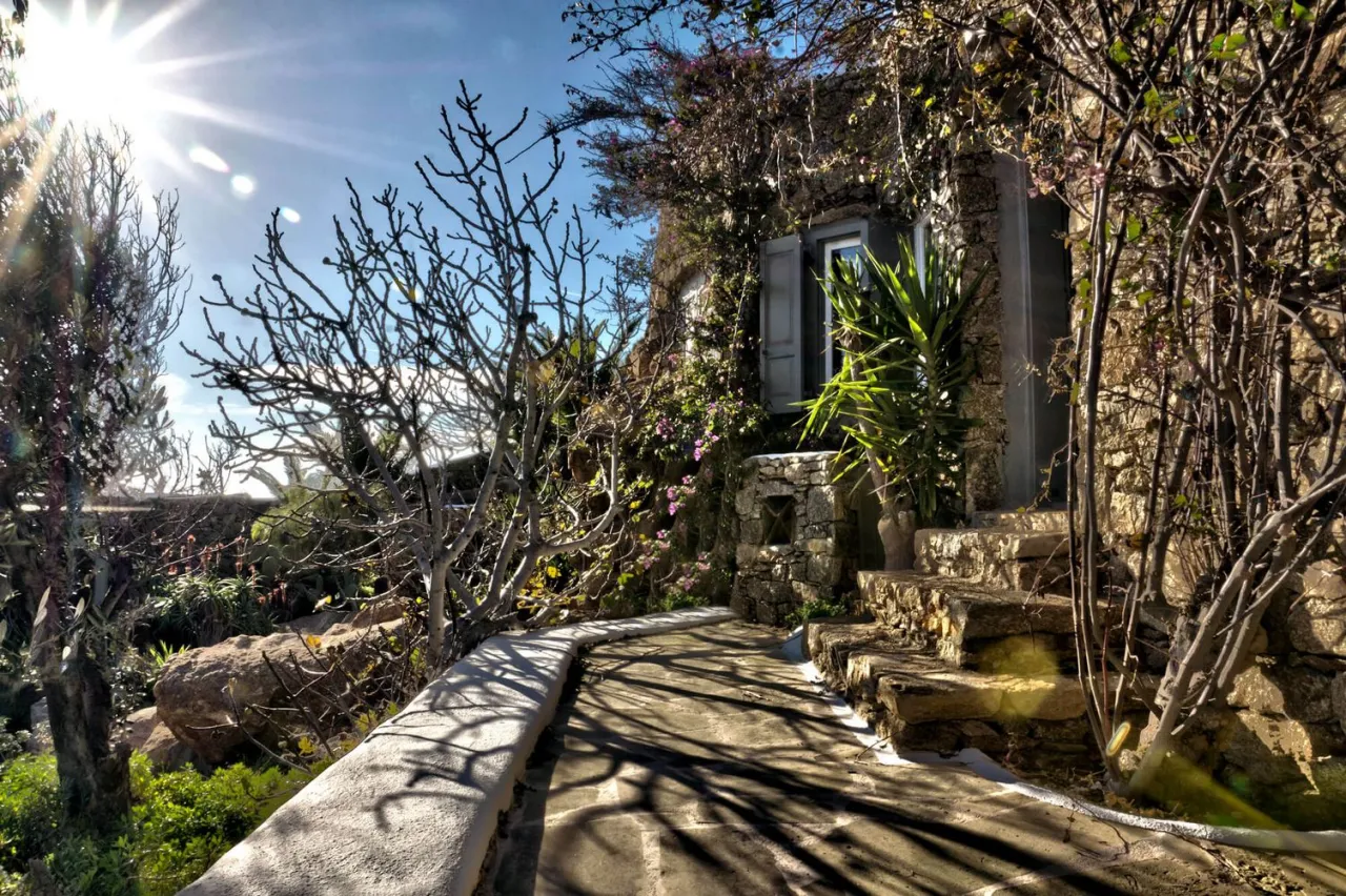 Villa Elena - Photo 1