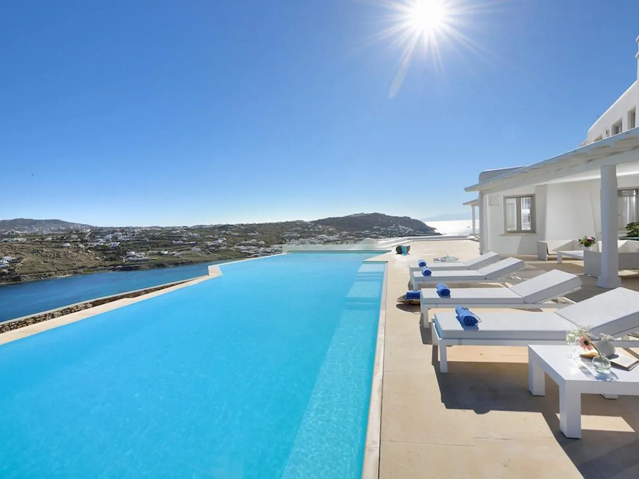 Villa Garland - Photo 1