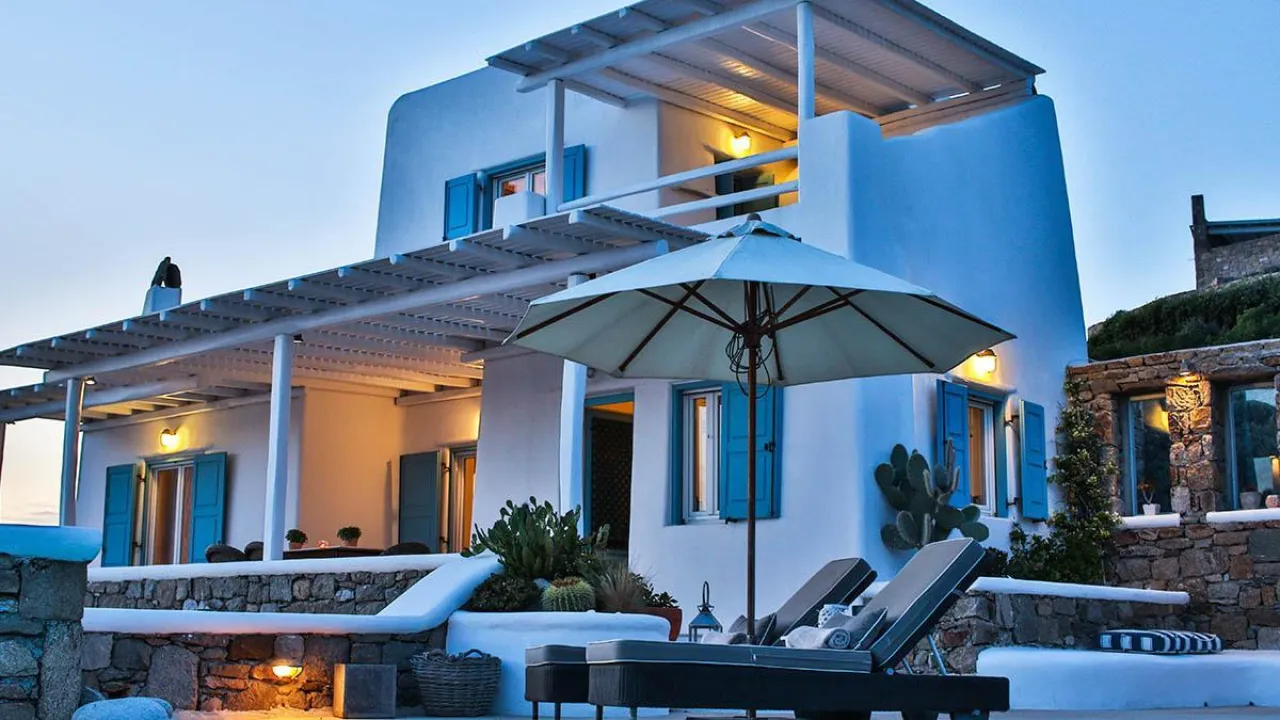 Villa Peyton - Photo 1