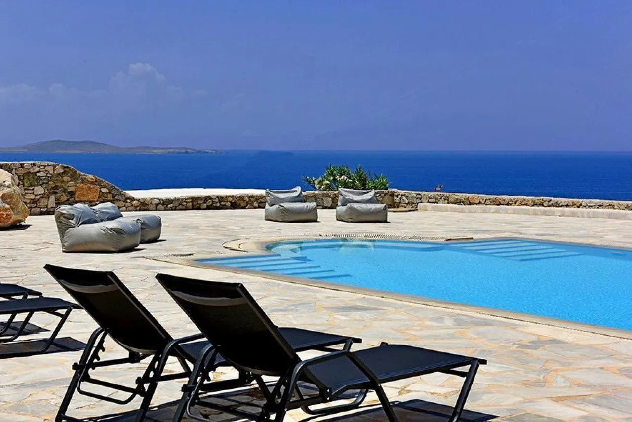 Villa Kunis - Photo 2