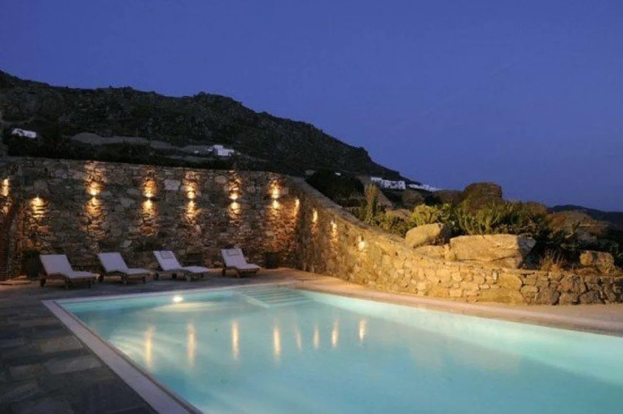 Villa Nova - Photo 1