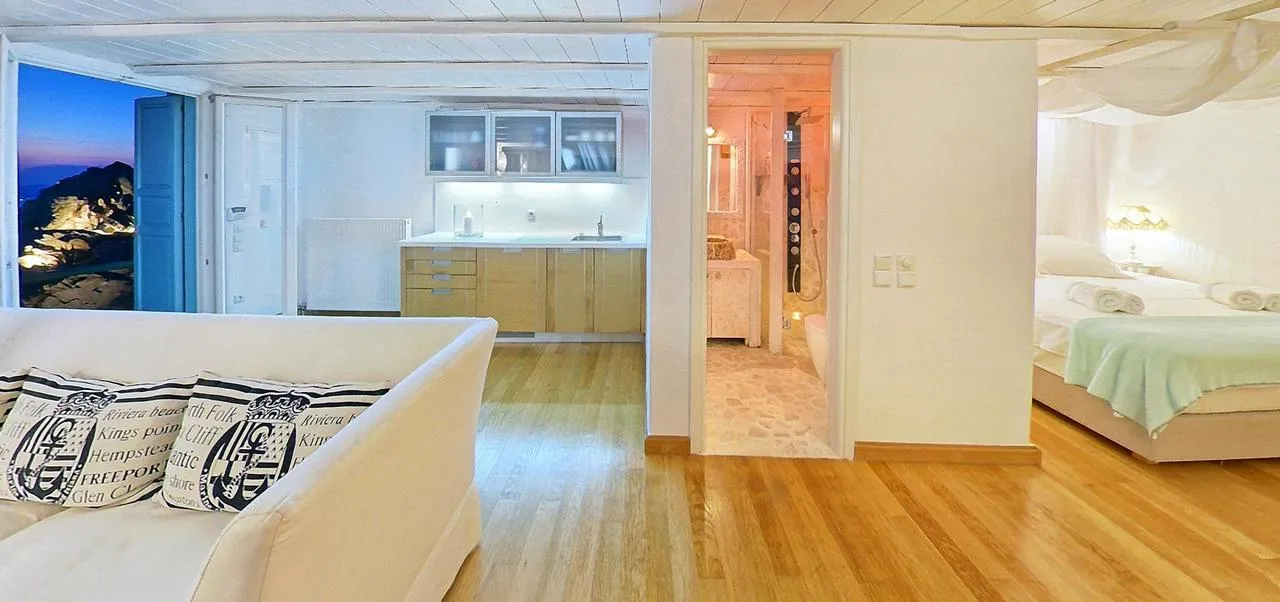 Villa Casey - Photo 1