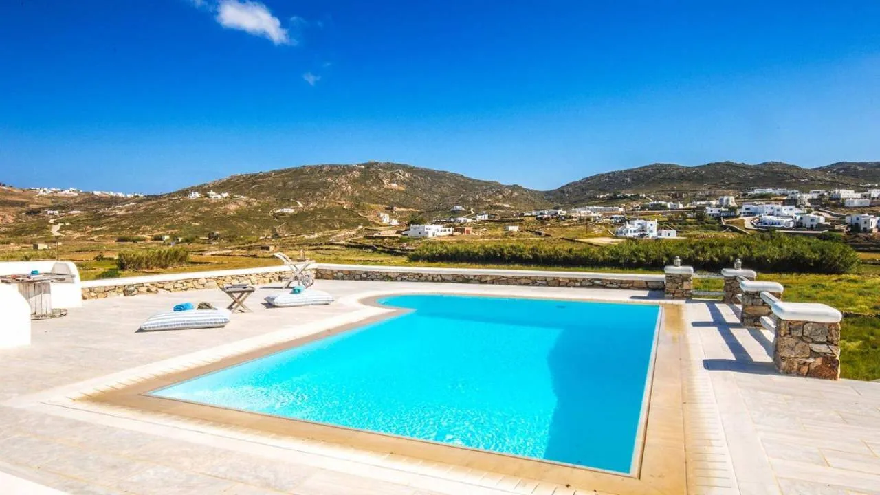 Villa Harris - Photo 1