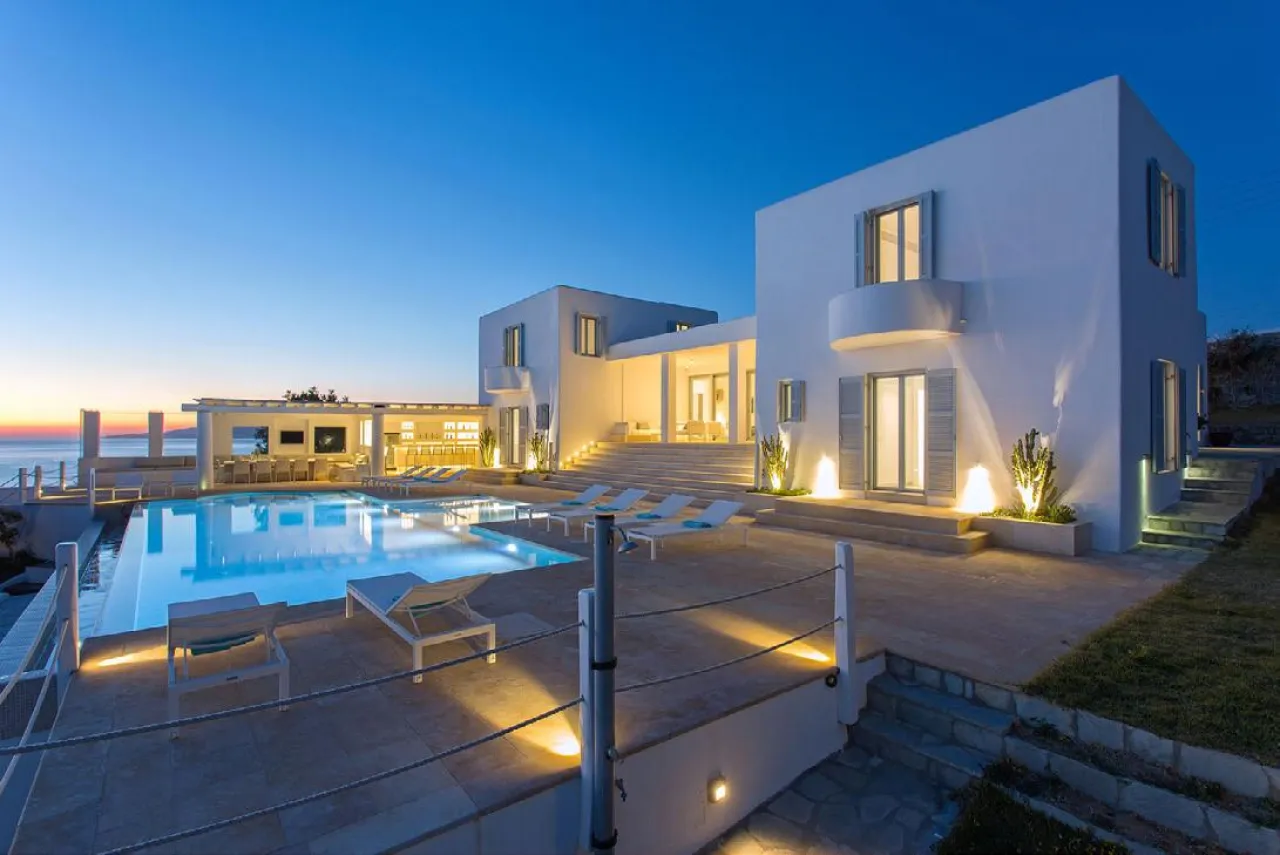 Villa Monroe - Photo 1