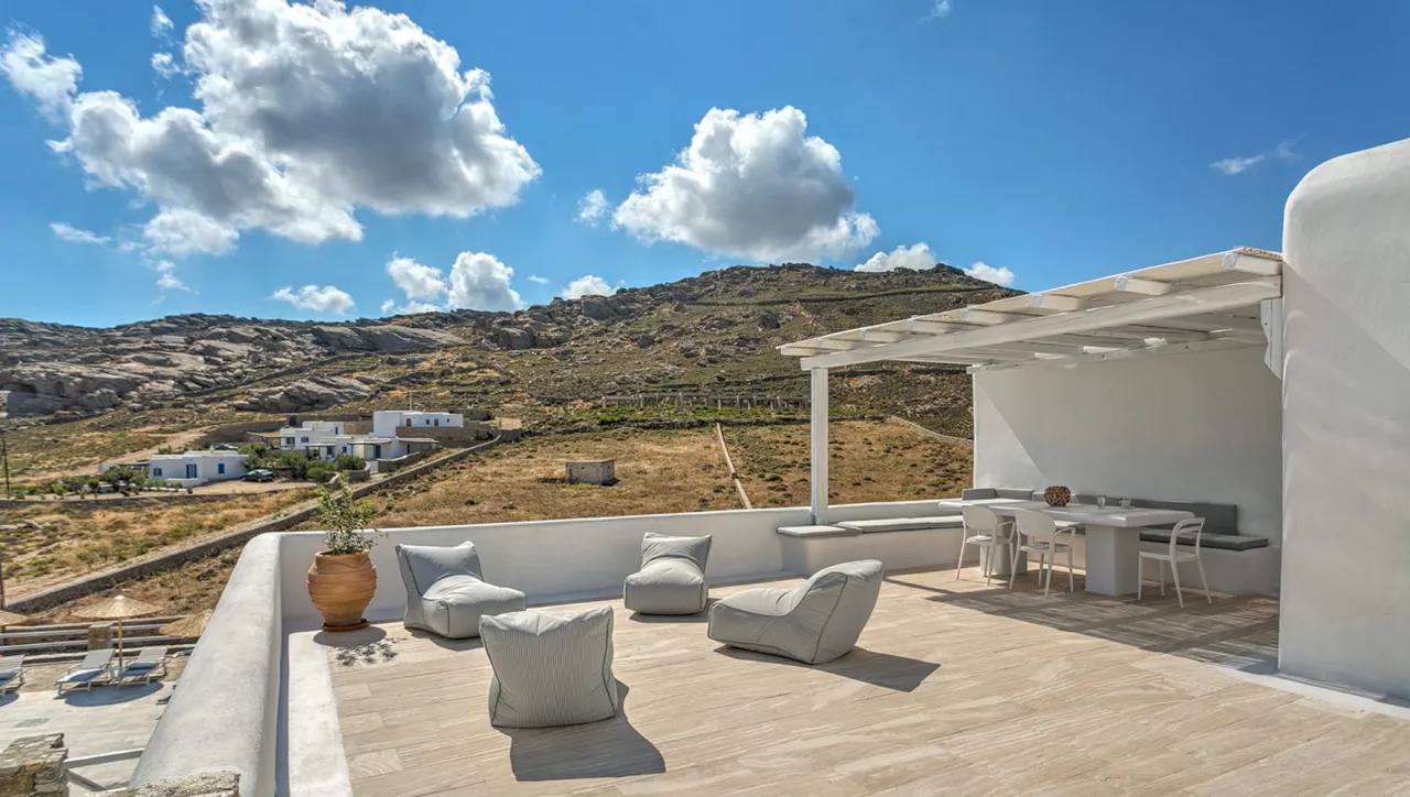 Villa Straight - Photo 1