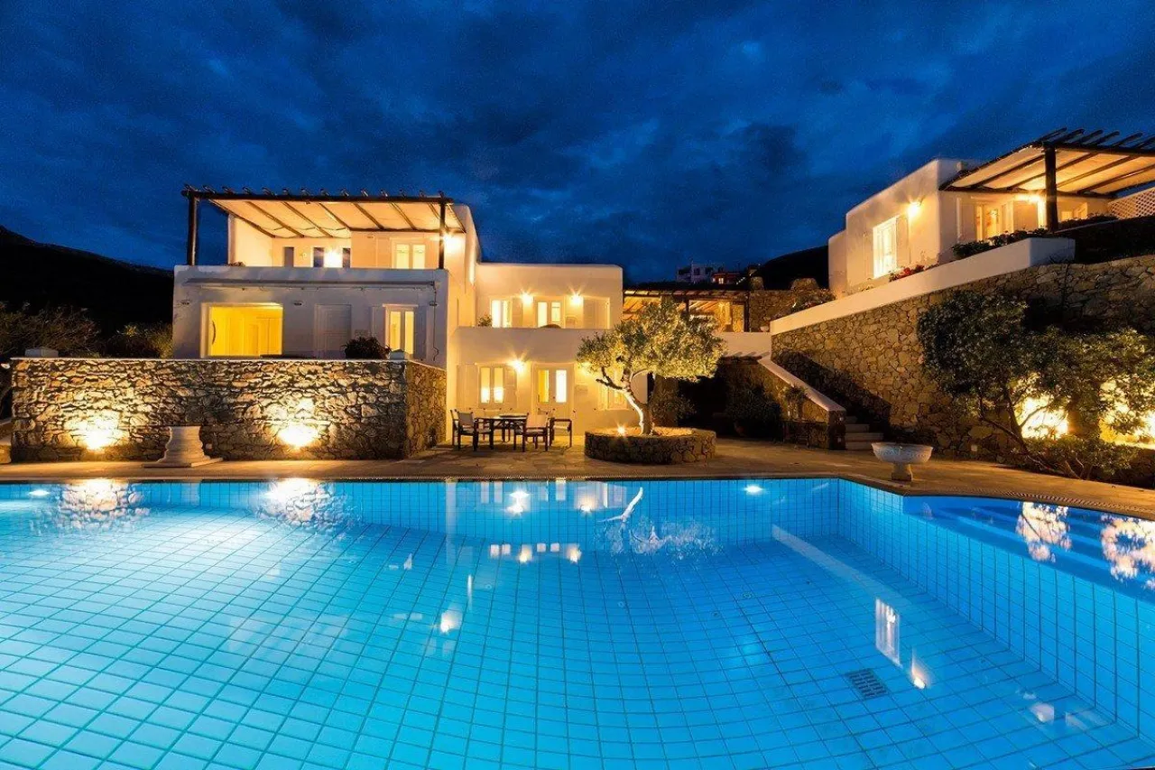 Villa Galactica - Photo 1