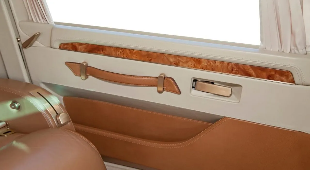 Airbus AS365 N3  - Photo 2