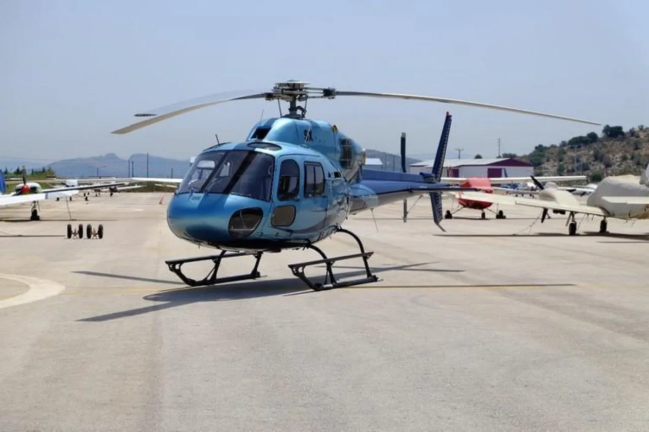 Eurocopter AS355  - Photo 2