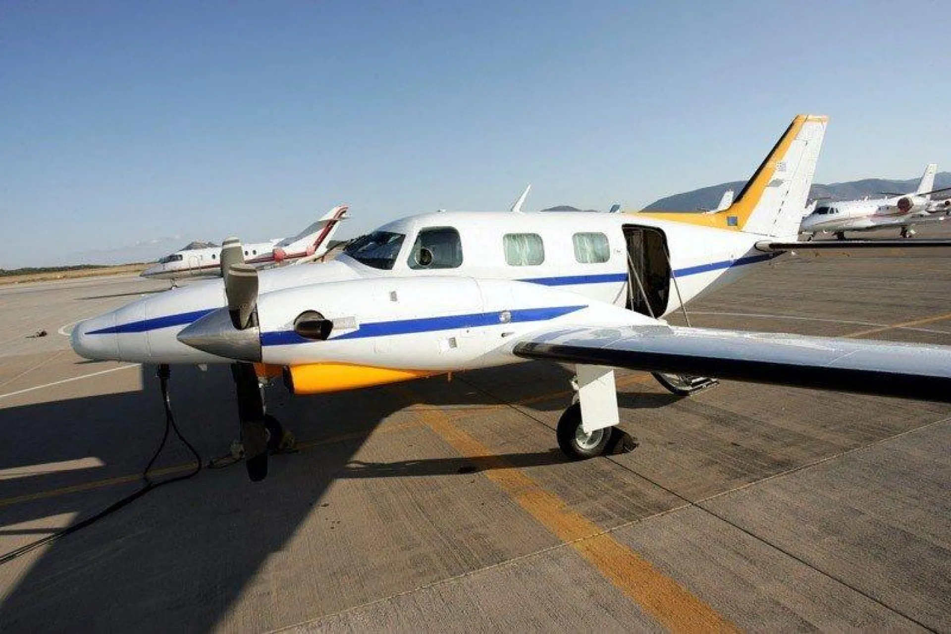 Piper PA 31 Cheyenne  - Photo 1