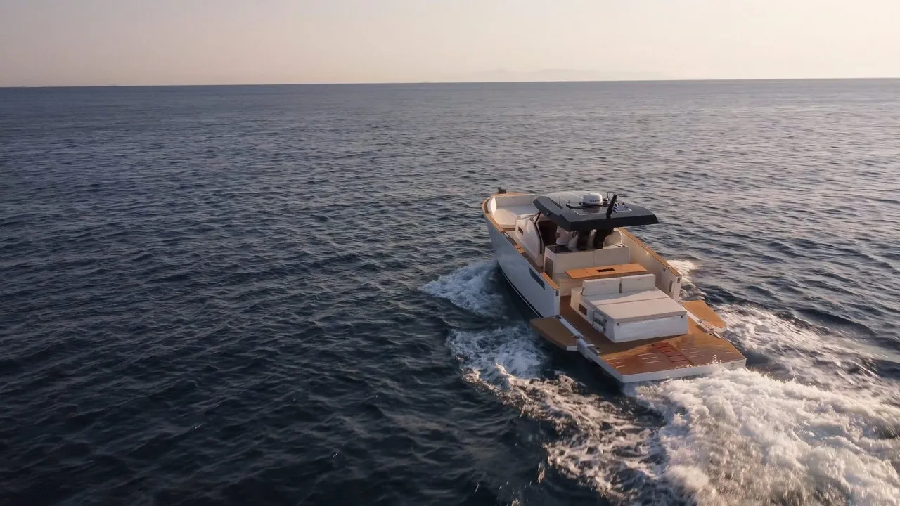 Tesoro 40 Inboard - Photo 1