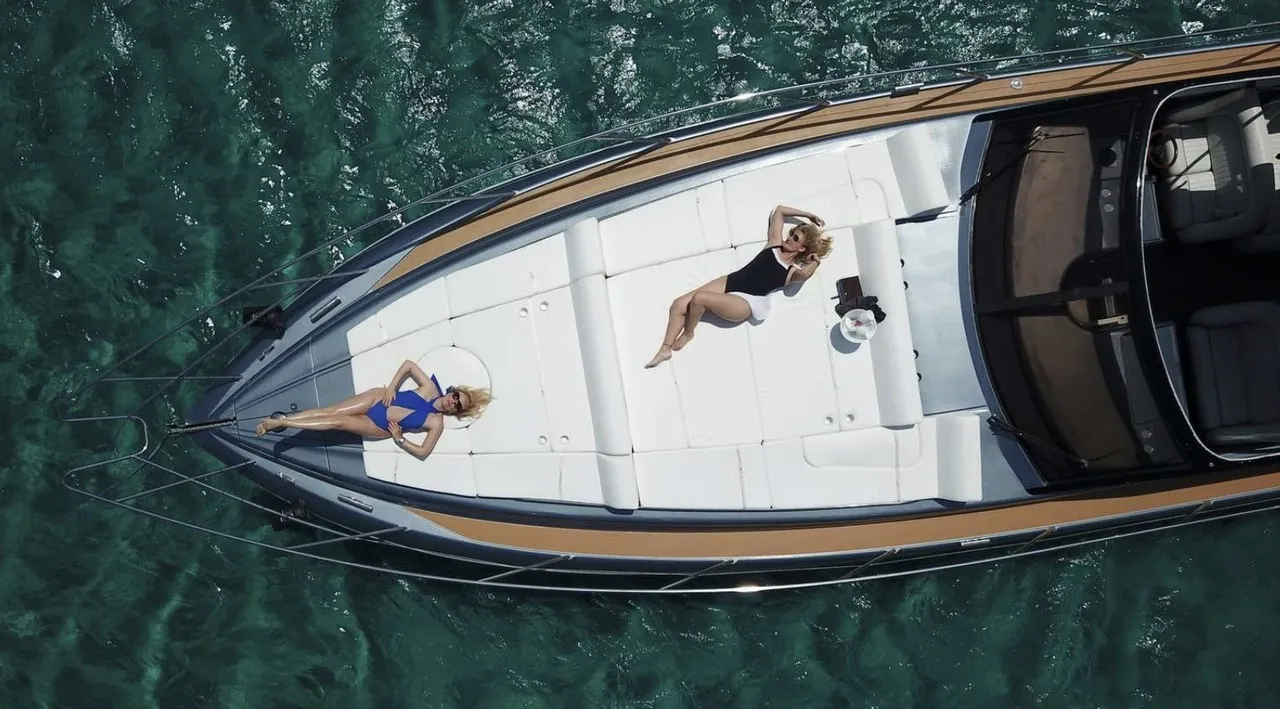 PRINCESS V55 - Photo 2