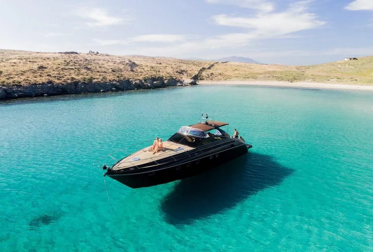 Motorboat Princess V55 - Photo 1