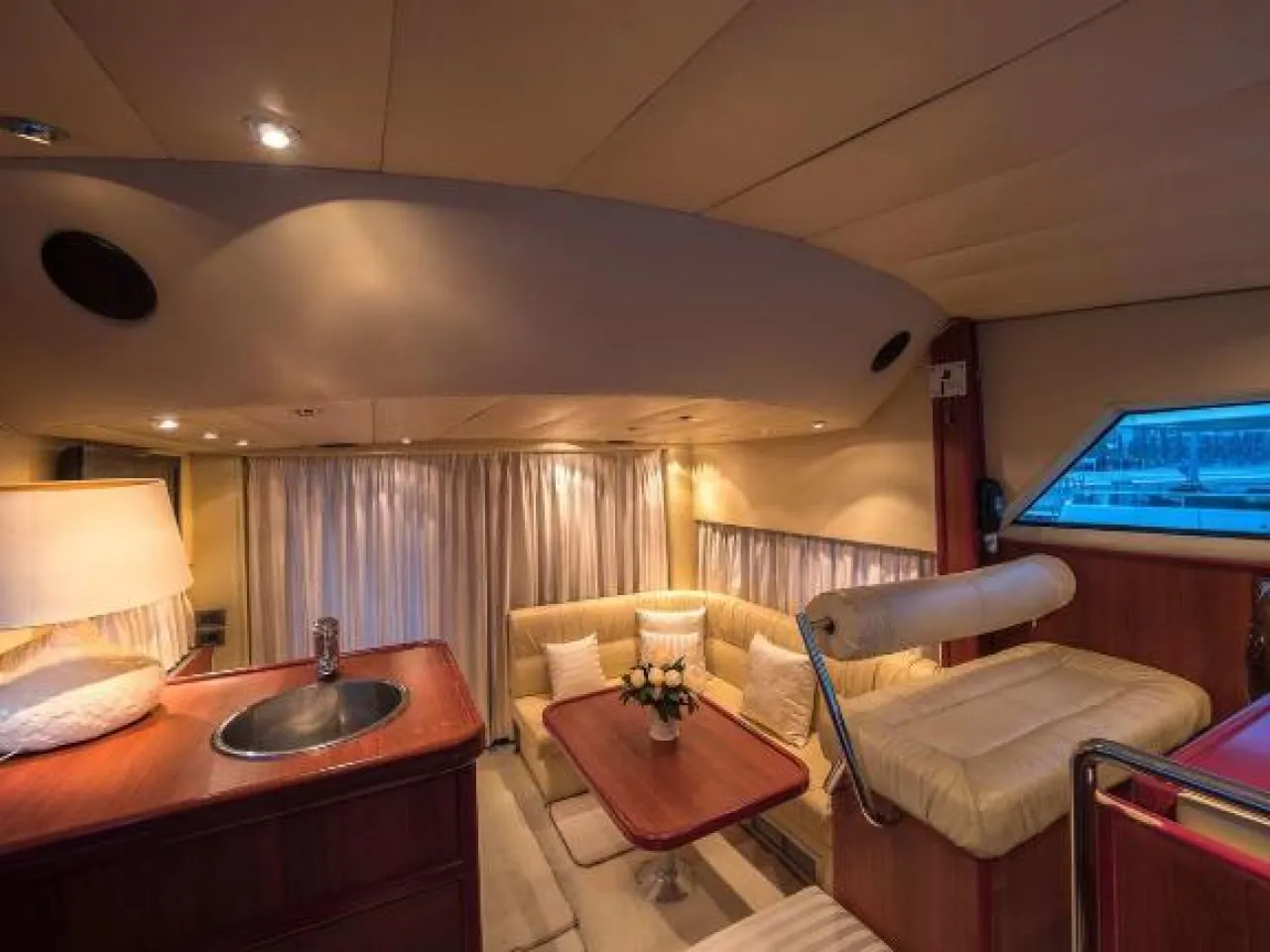 Freedom 44  - Photo 4