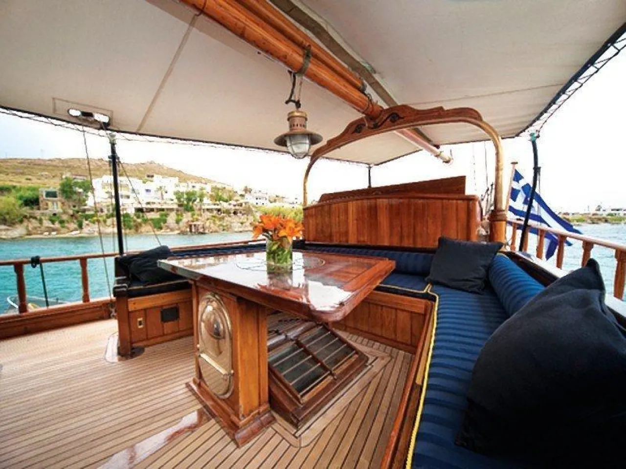 Motor Sailor 82  - Photo 1