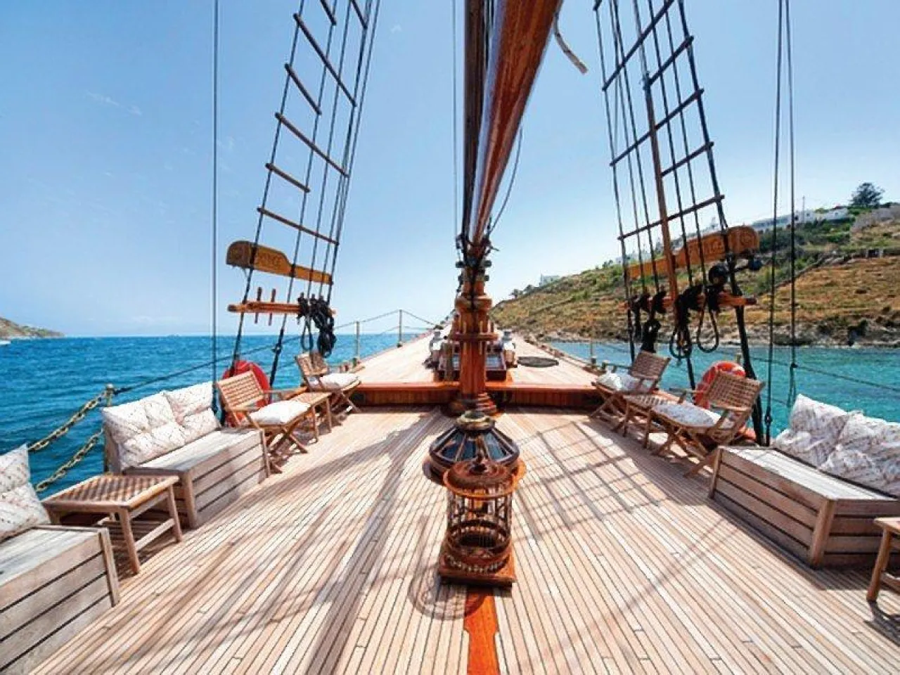 Motor Sailor 82  - Photo 2