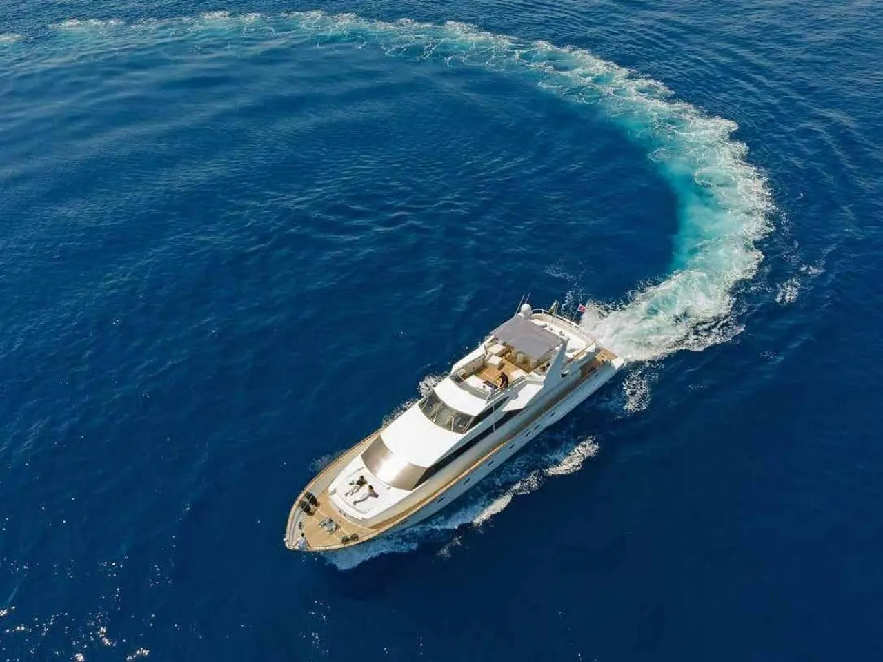 Main photo of Falcon 90