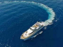 Main photo of Falcon 90