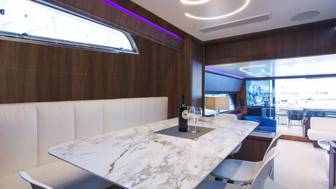 Ferretti 80 - Photo 3