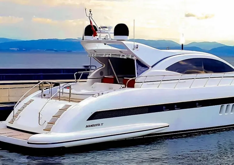 Mangusta 72 