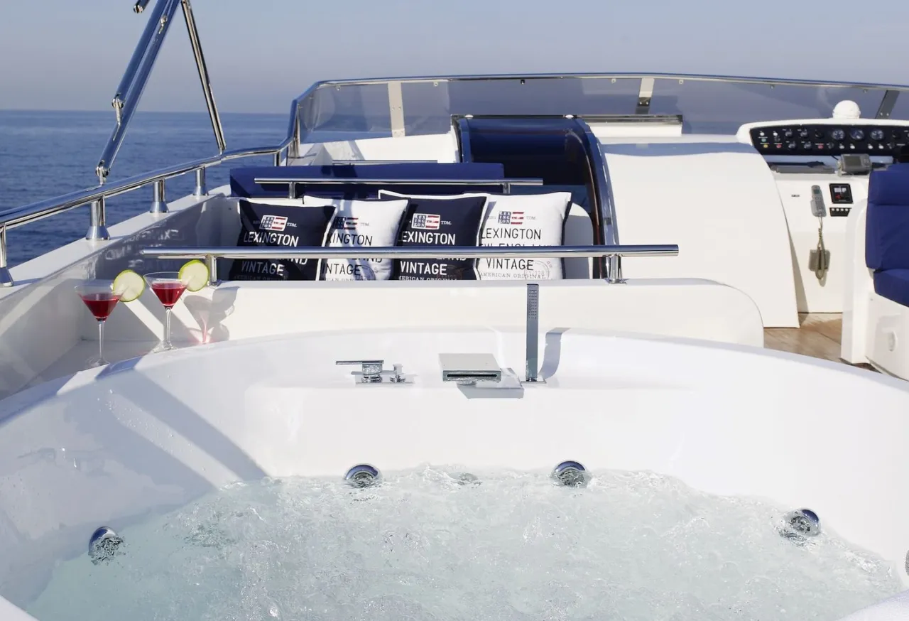 Giant 99  - Photo 1