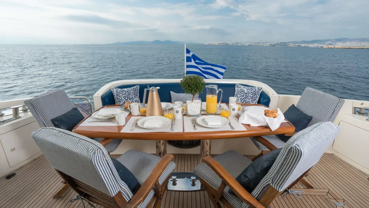 Azimut 68  - Photo 1