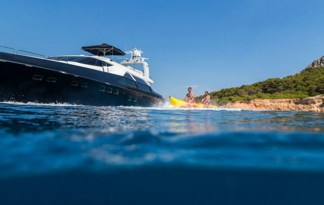 Main photo of Heesen 139 