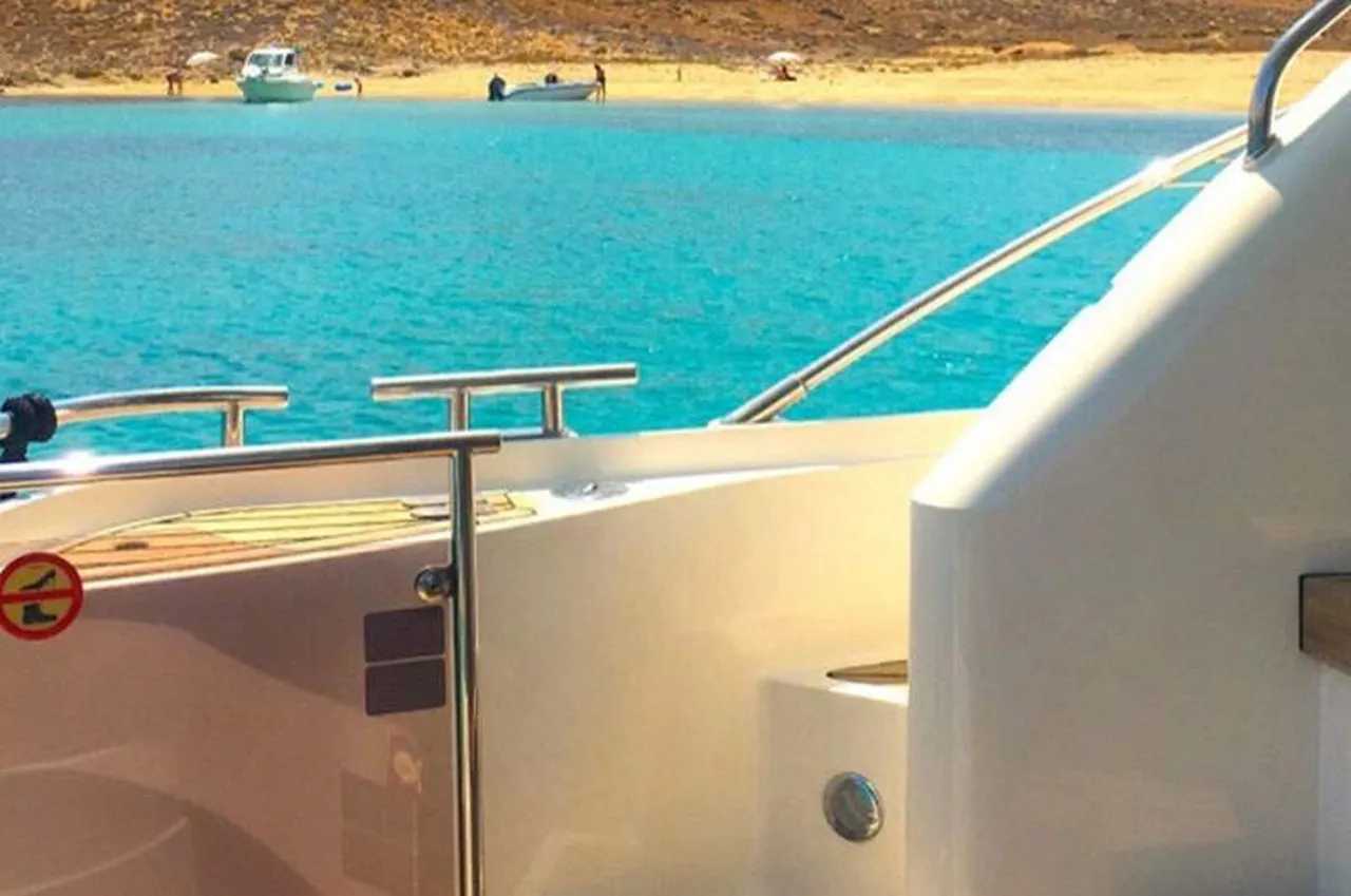 Yacht Fairline 43 - Photo 2