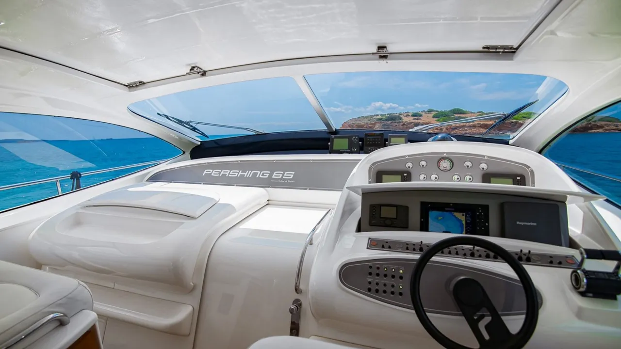 Pershing 65 - Photo 2