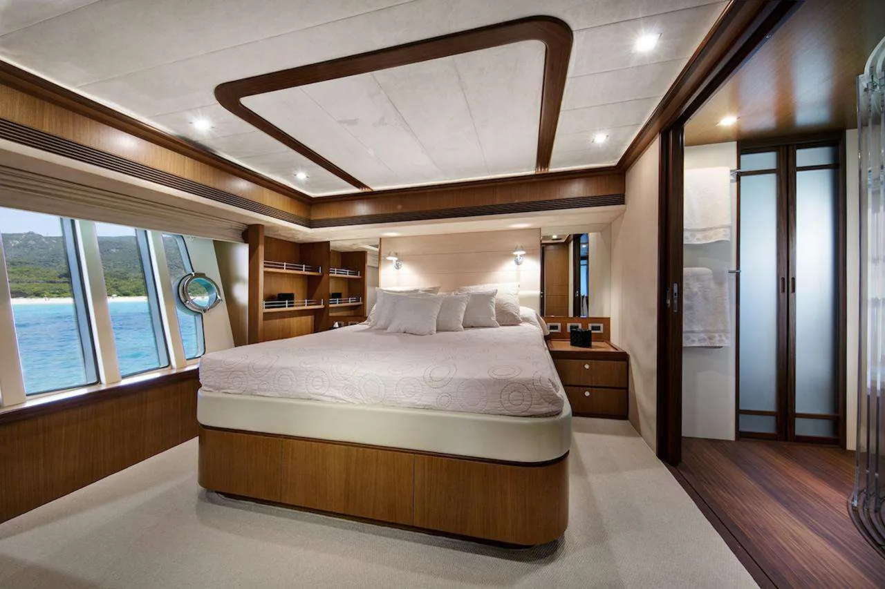 Ferretti 73 - Photo 4