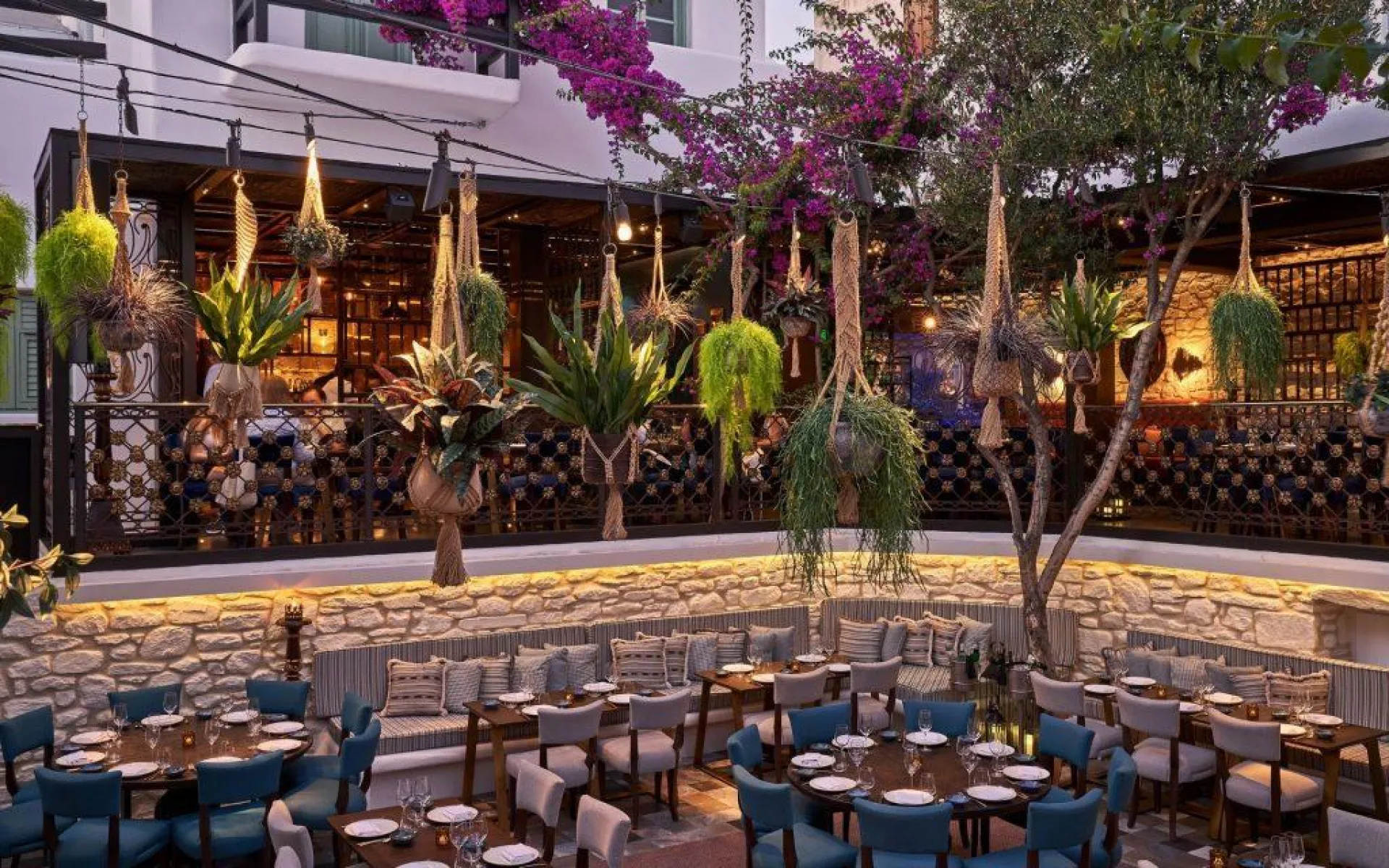 coya mykonos interior 1024x640 1